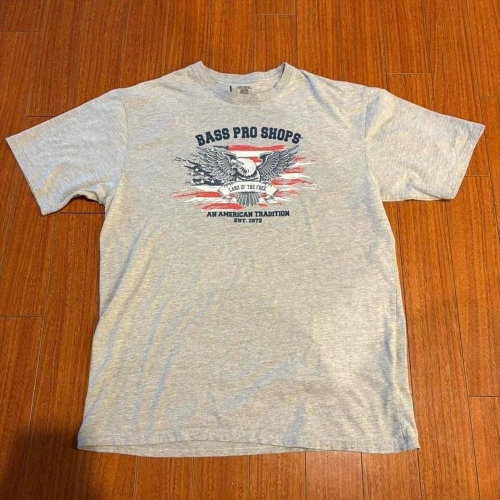 grey Bass Pro Shops an american eagle tradition land of the free graphic t-shirt